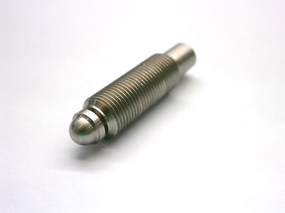 M8 Decentering Stud